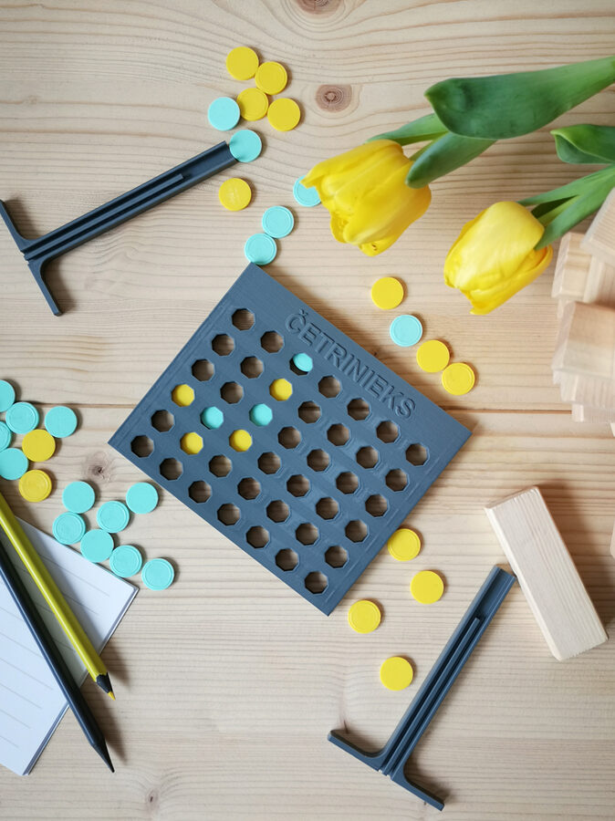 BOARD GAME "CONNECT FOUR"